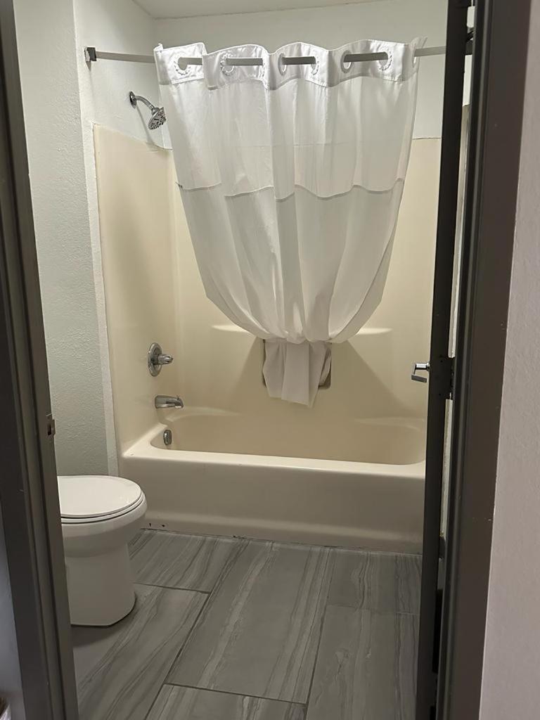 Quality Inn & Suites Decatur Priceville I-65 Luaran gambar