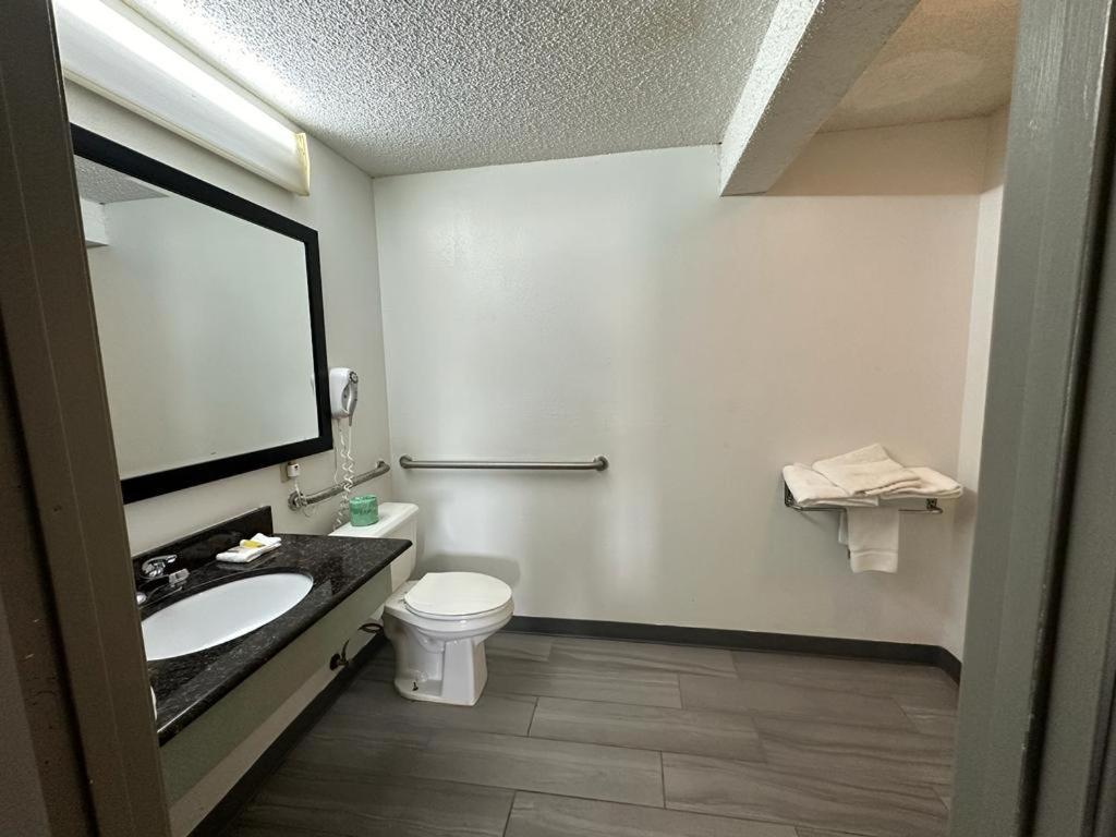 Quality Inn & Suites Decatur Priceville I-65 Luaran gambar