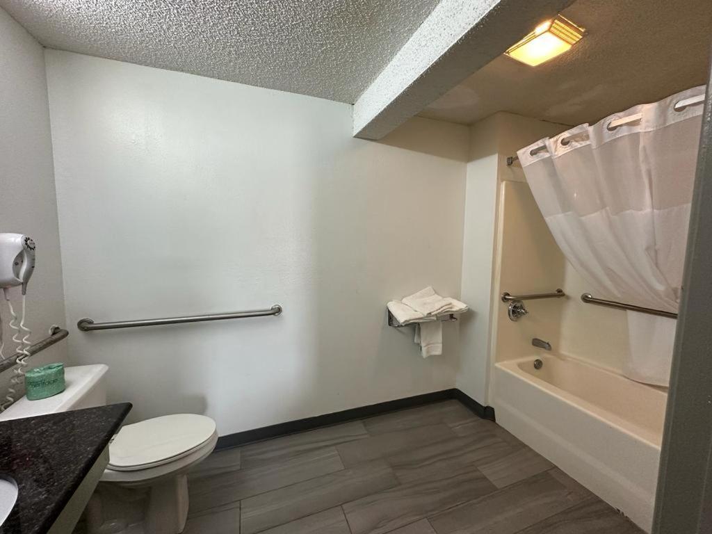 Quality Inn & Suites Decatur Priceville I-65 Luaran gambar